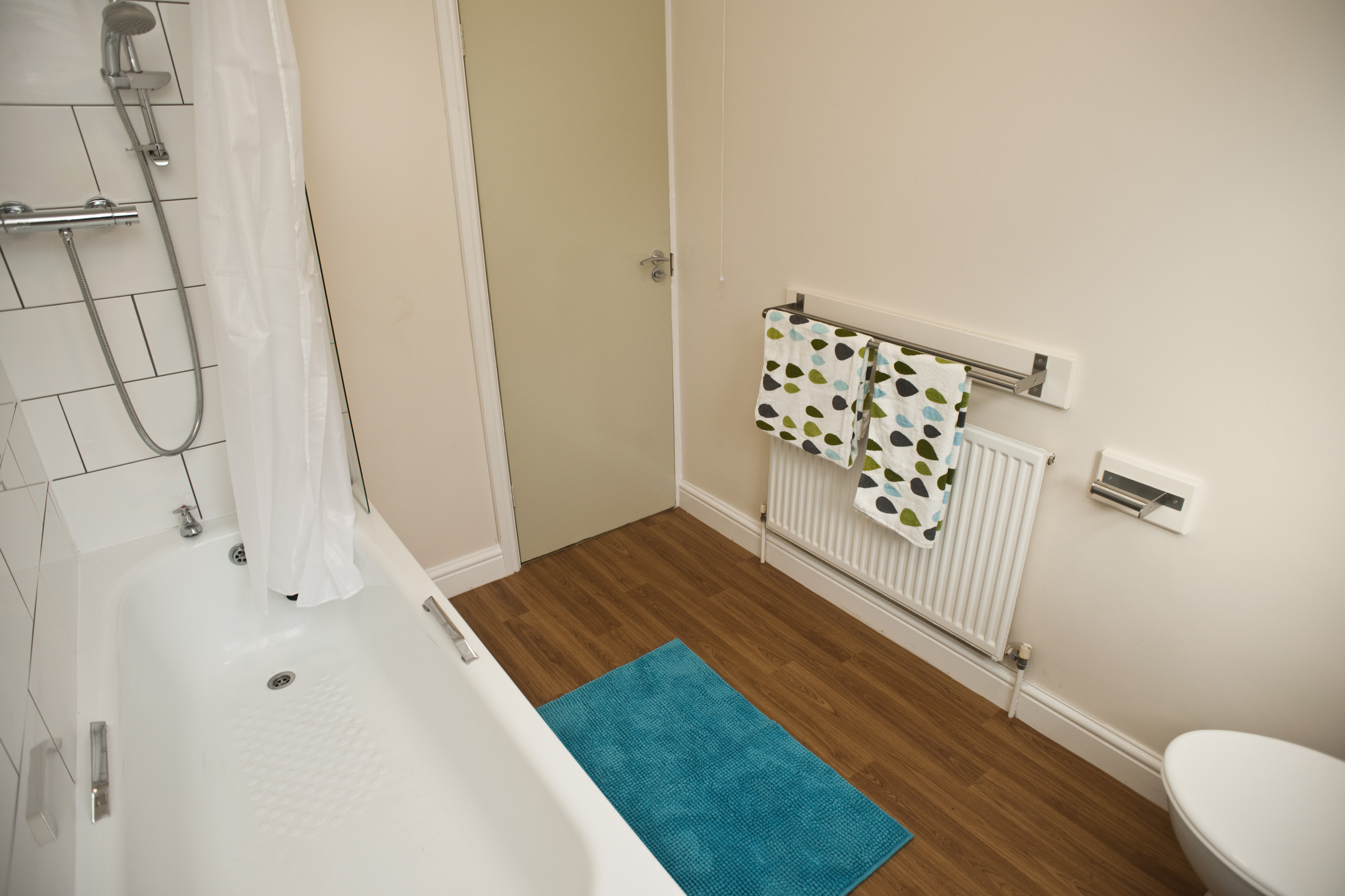 26 KRd Bathroom (3).JPG