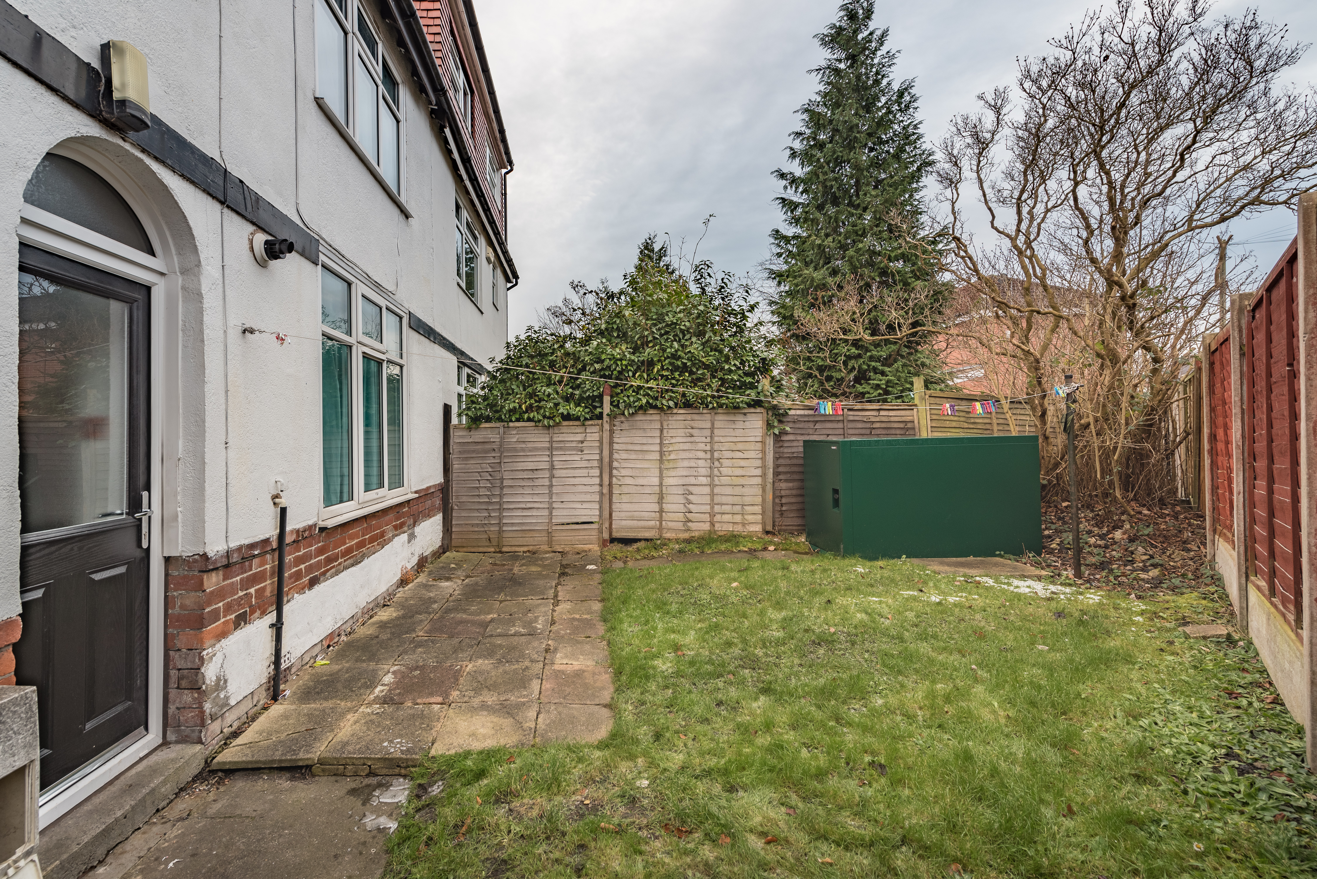 39 Langdale Gardens-5.jpg