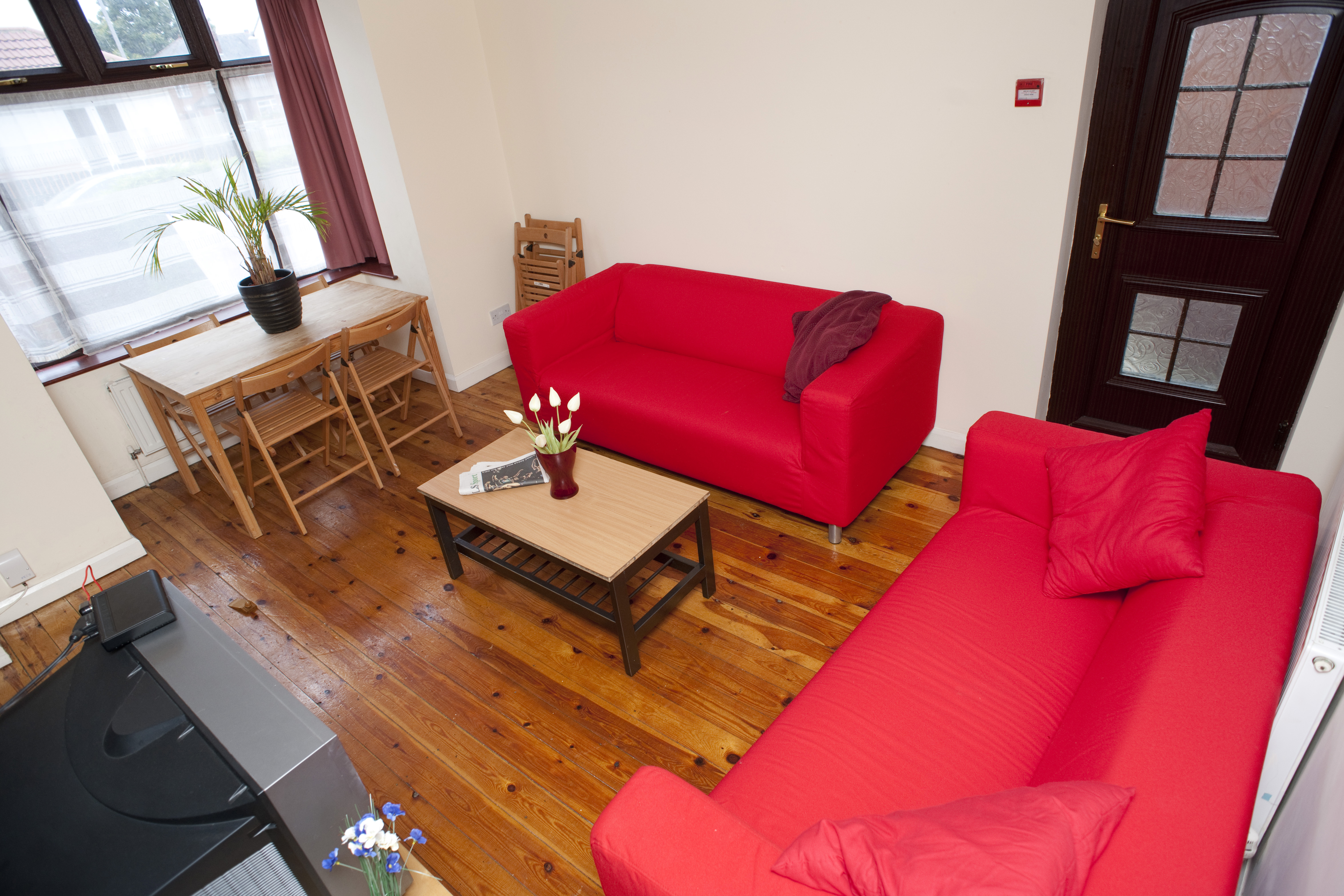 Lounge (Large) (14).JPG