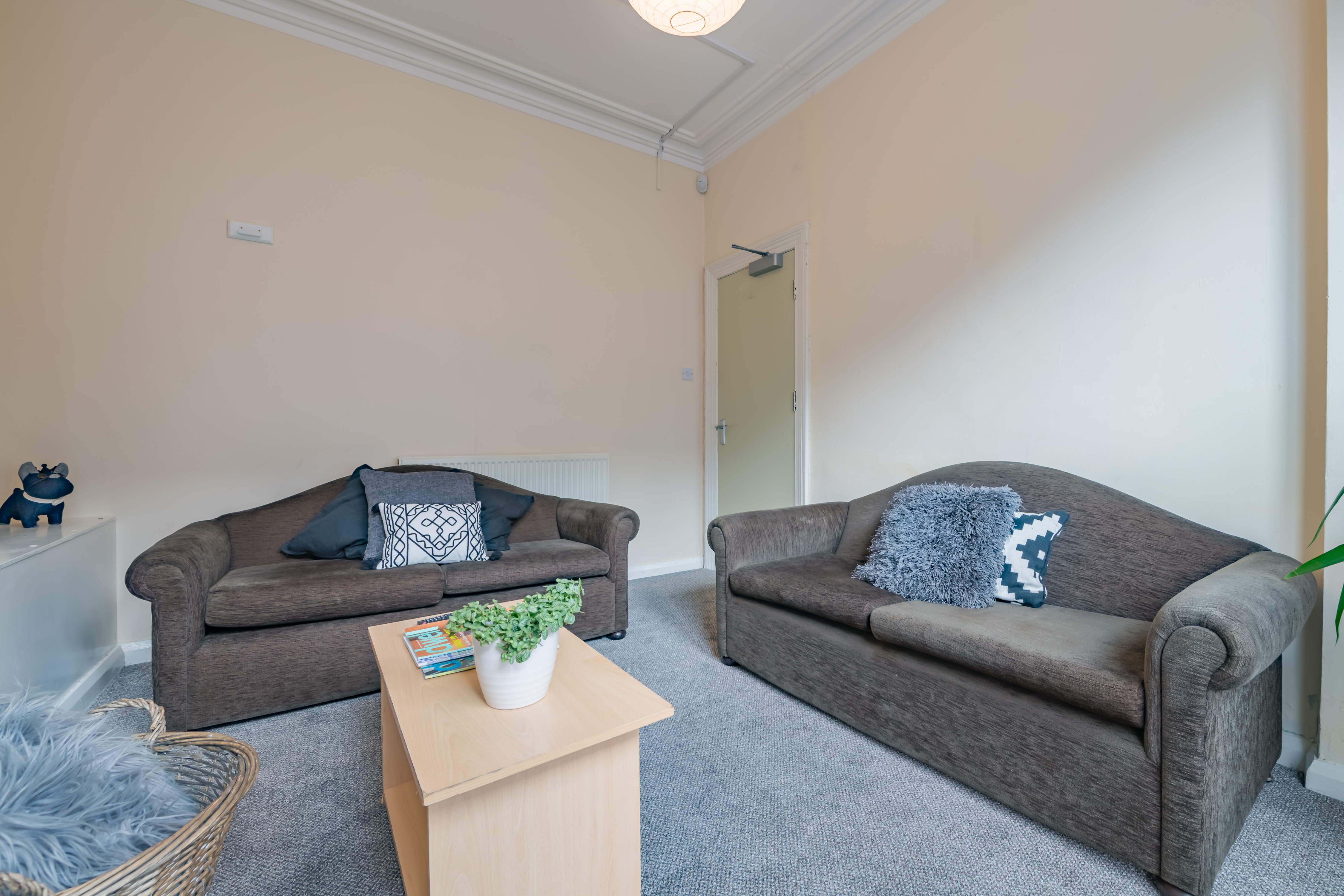 8 Churchill Gardens-6.jpg