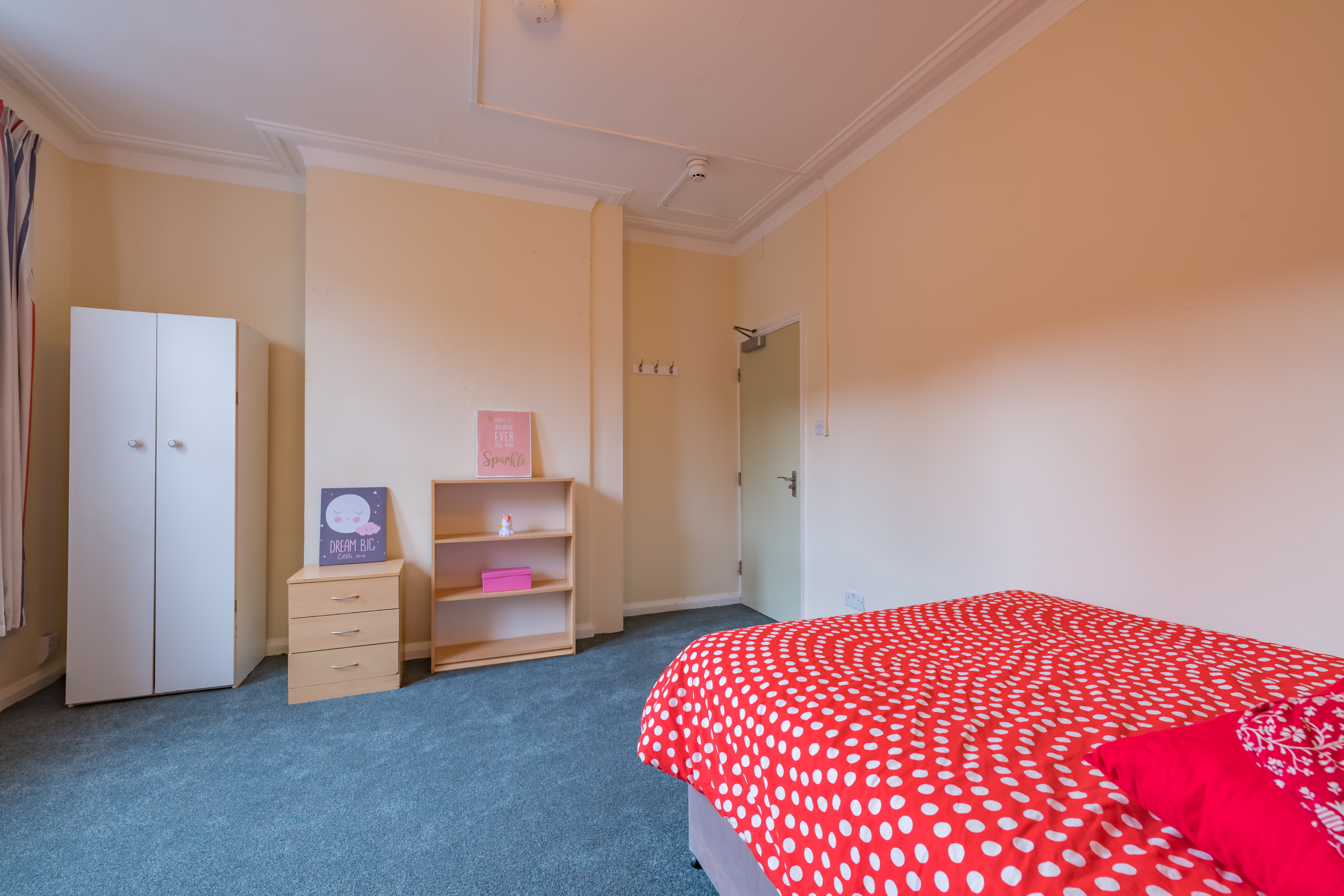 8 Churchill Gardens-35.jpg