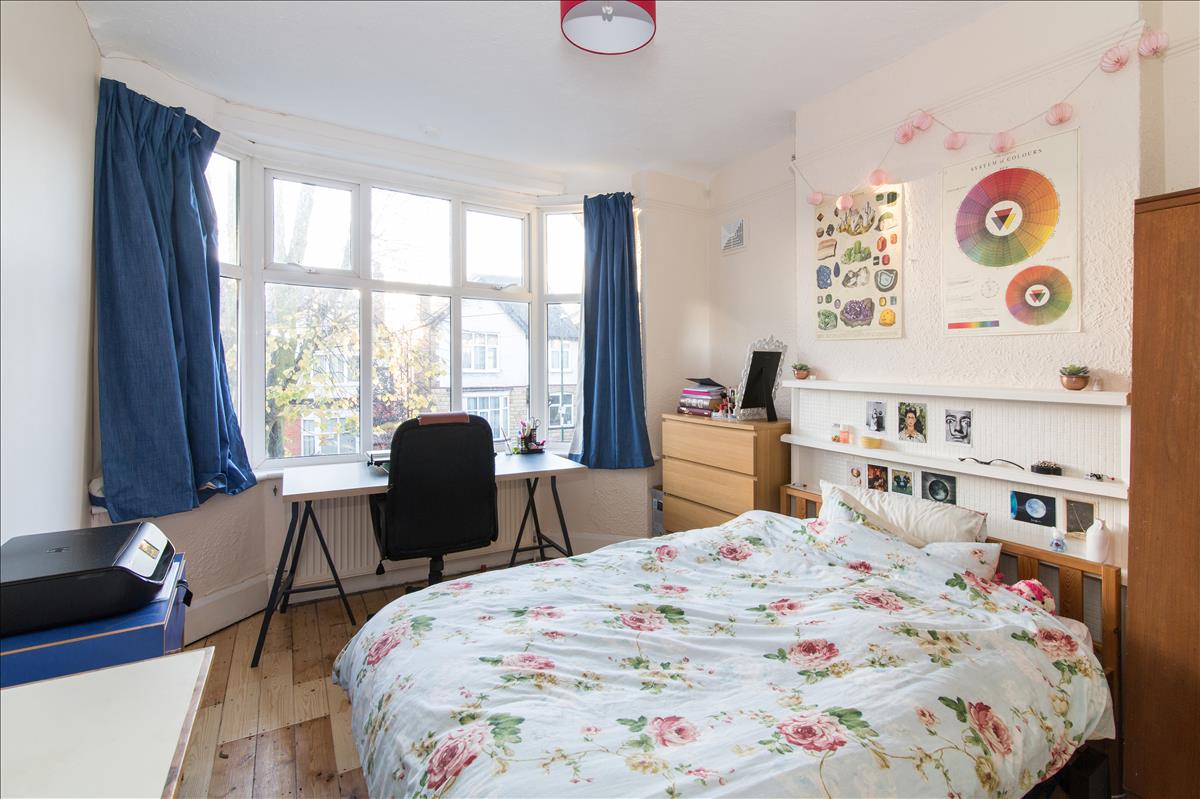 141 harlaxton - Bedroom 5.jpg