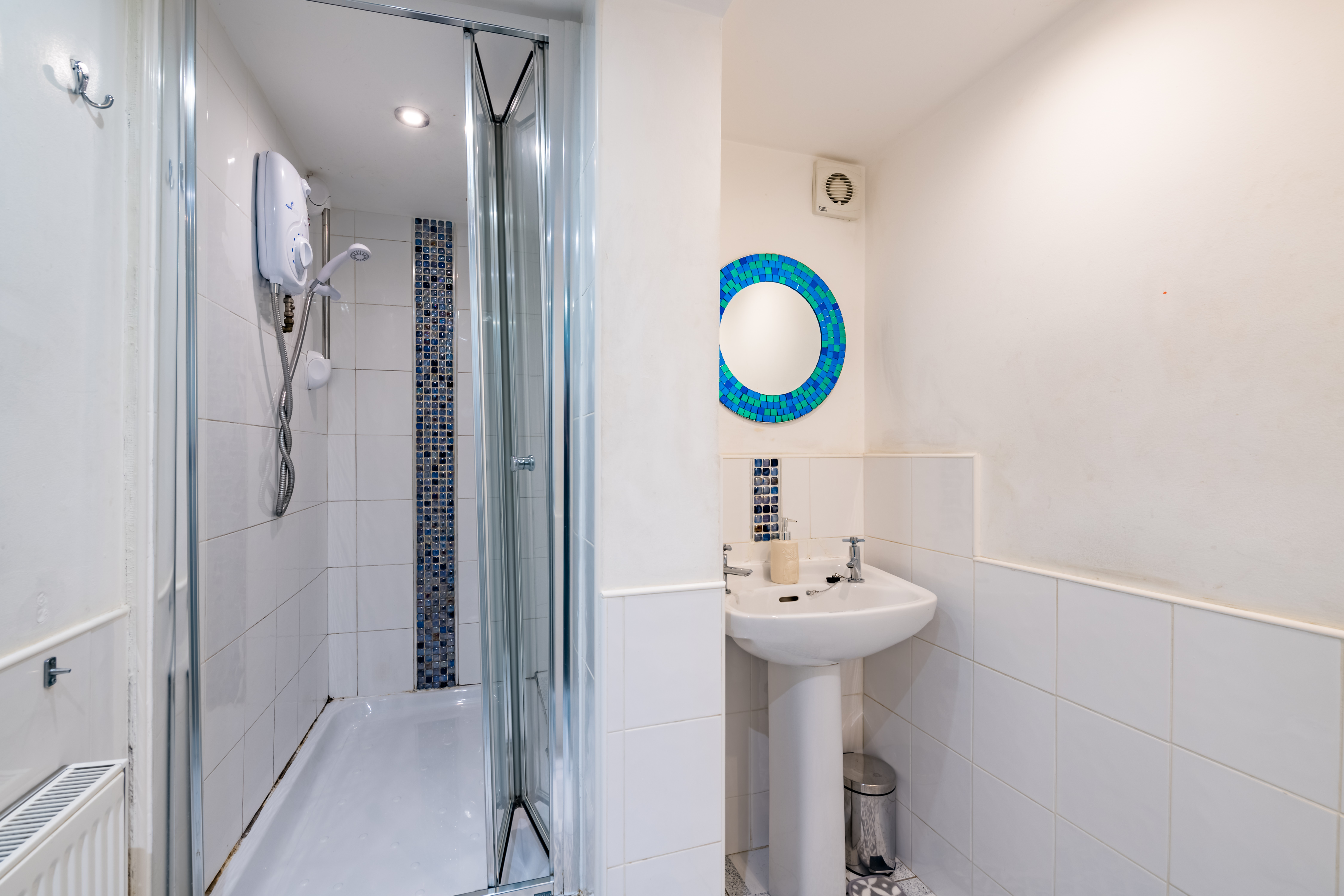 8 Manor Drive-35 Bathroom.jpg