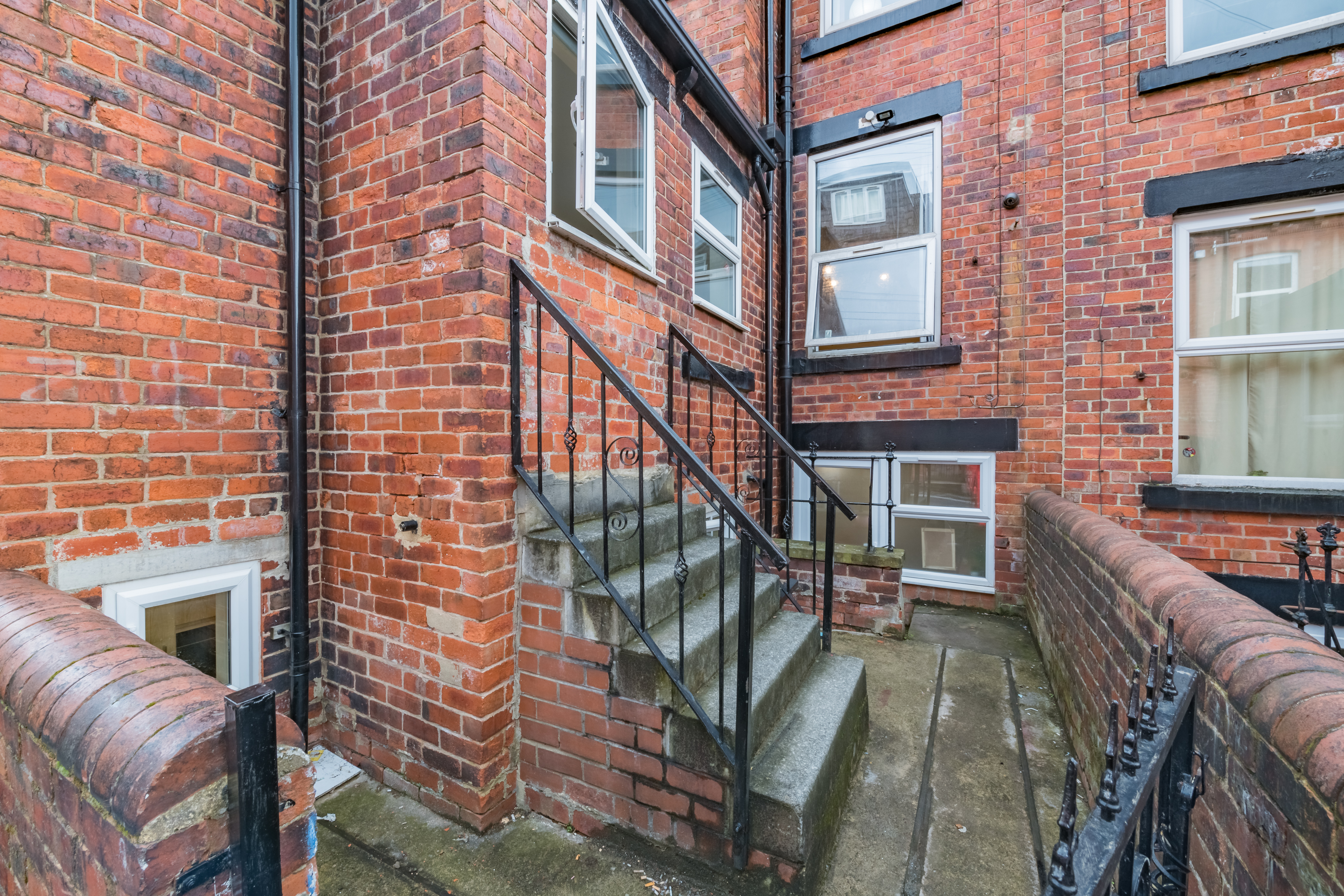 8 Manor Drive-5 External.jpg