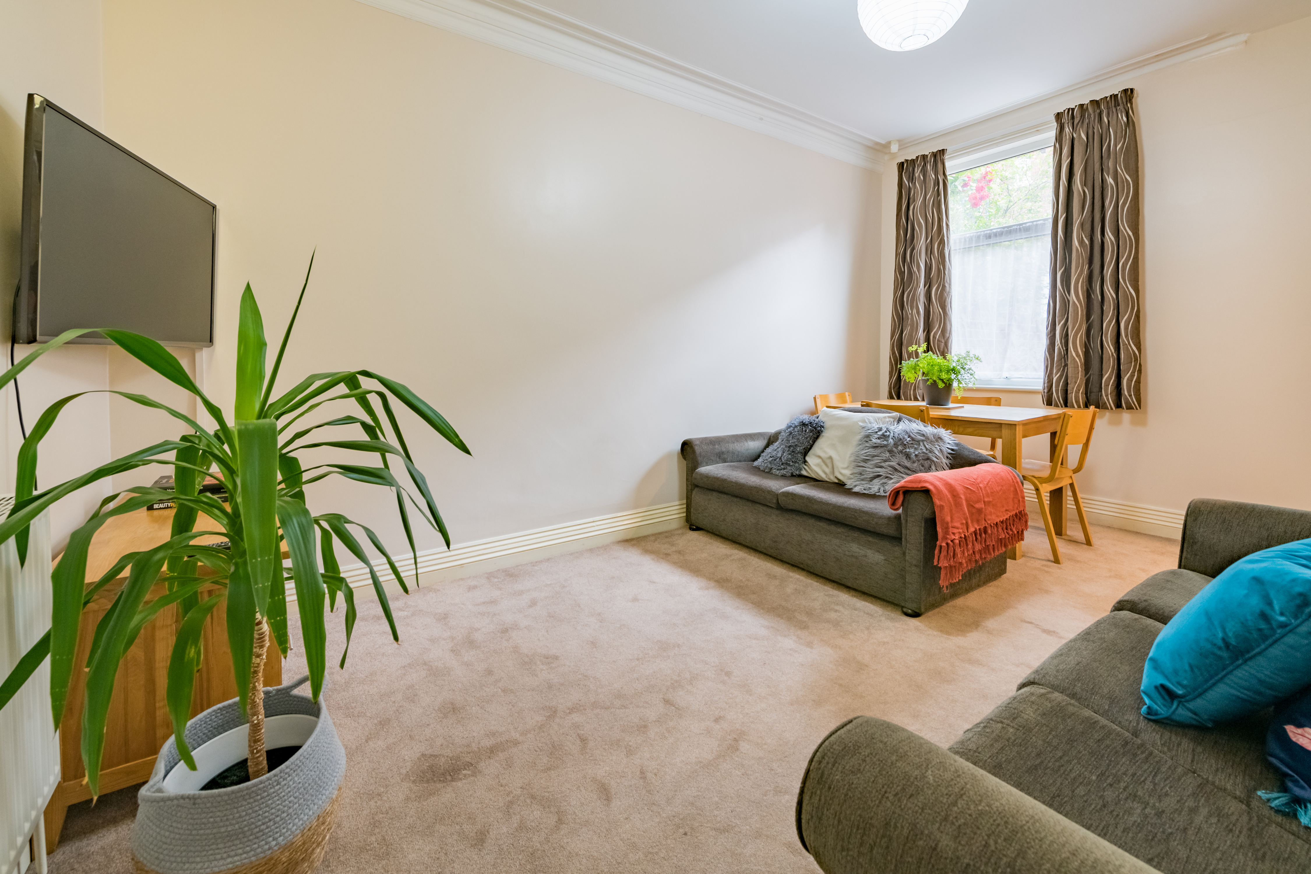 4 Claremont Ave-8 Living Area.jpg