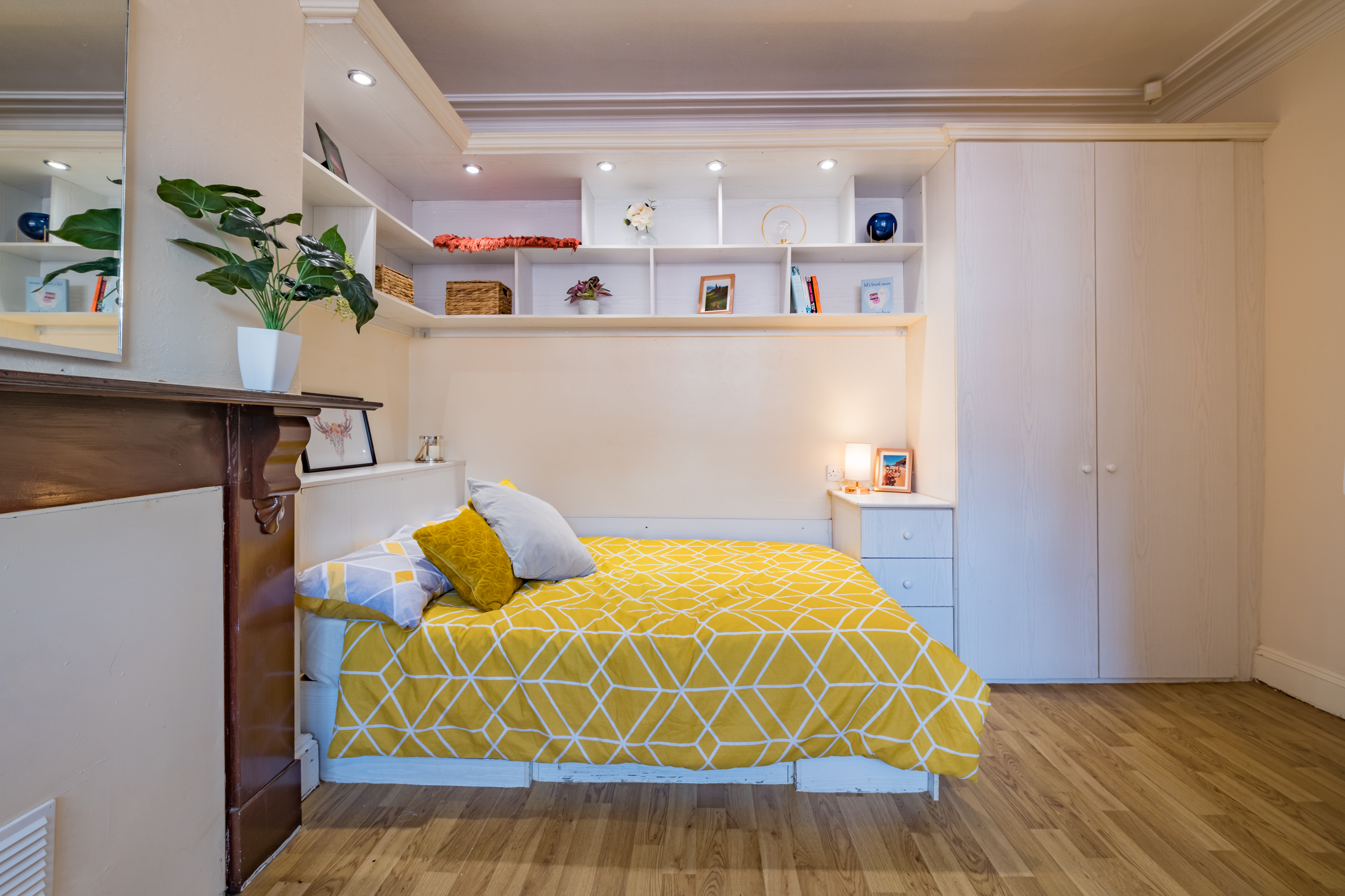 4 Brudenell Avenue- Bedroom 1 (4).jpg