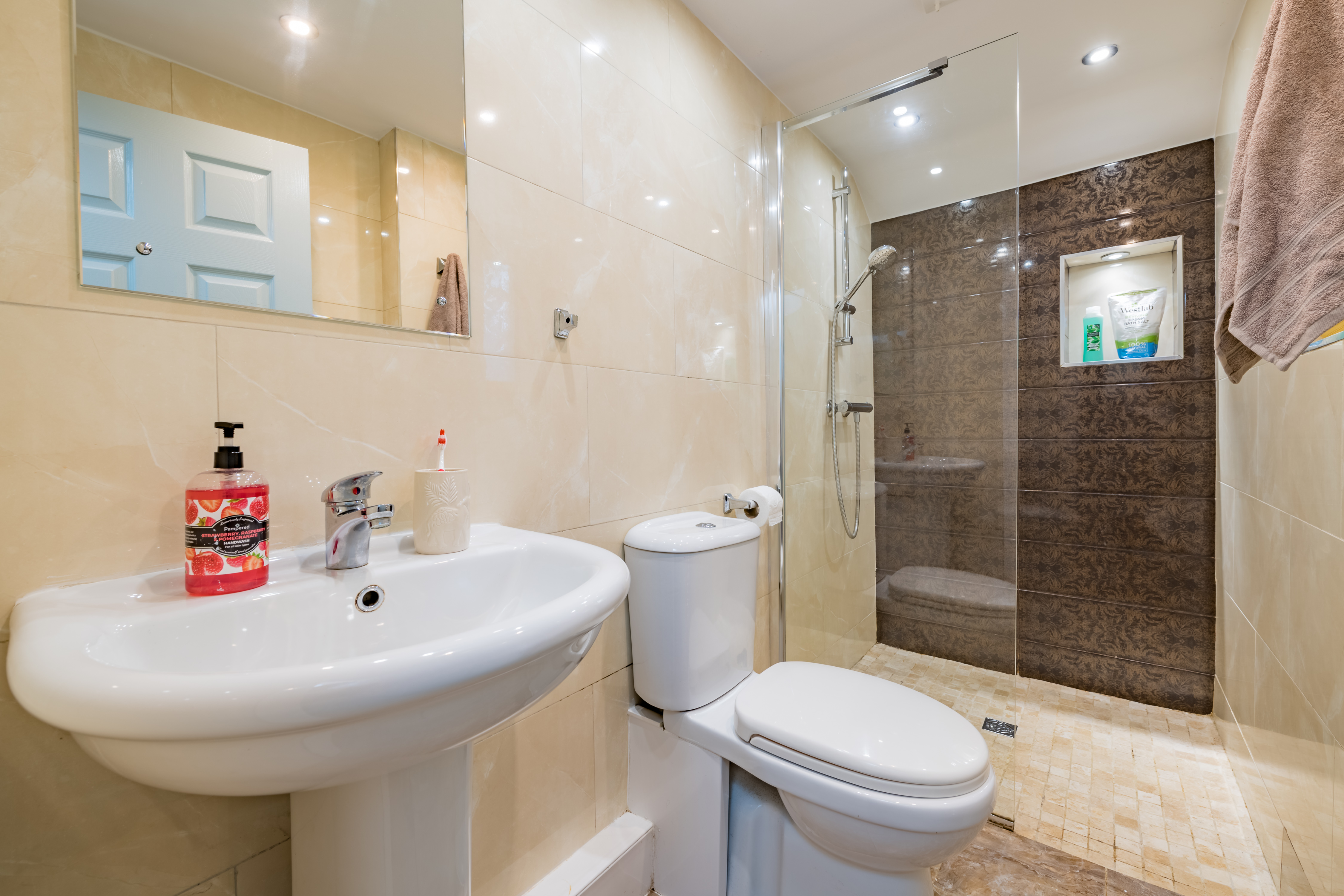 4 Brudenell Avenue-11.jpg