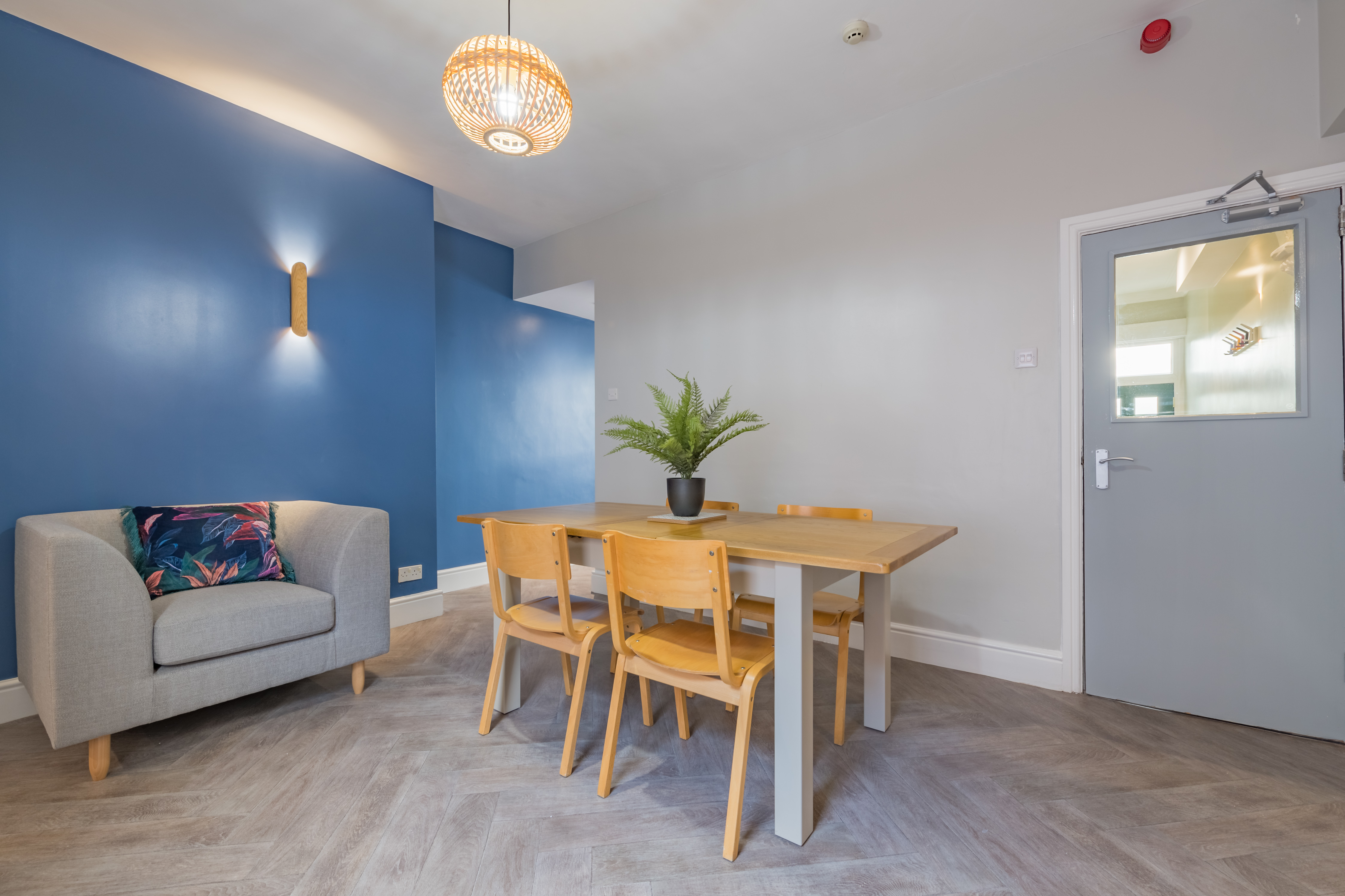 172 Burley Road-6.jpg