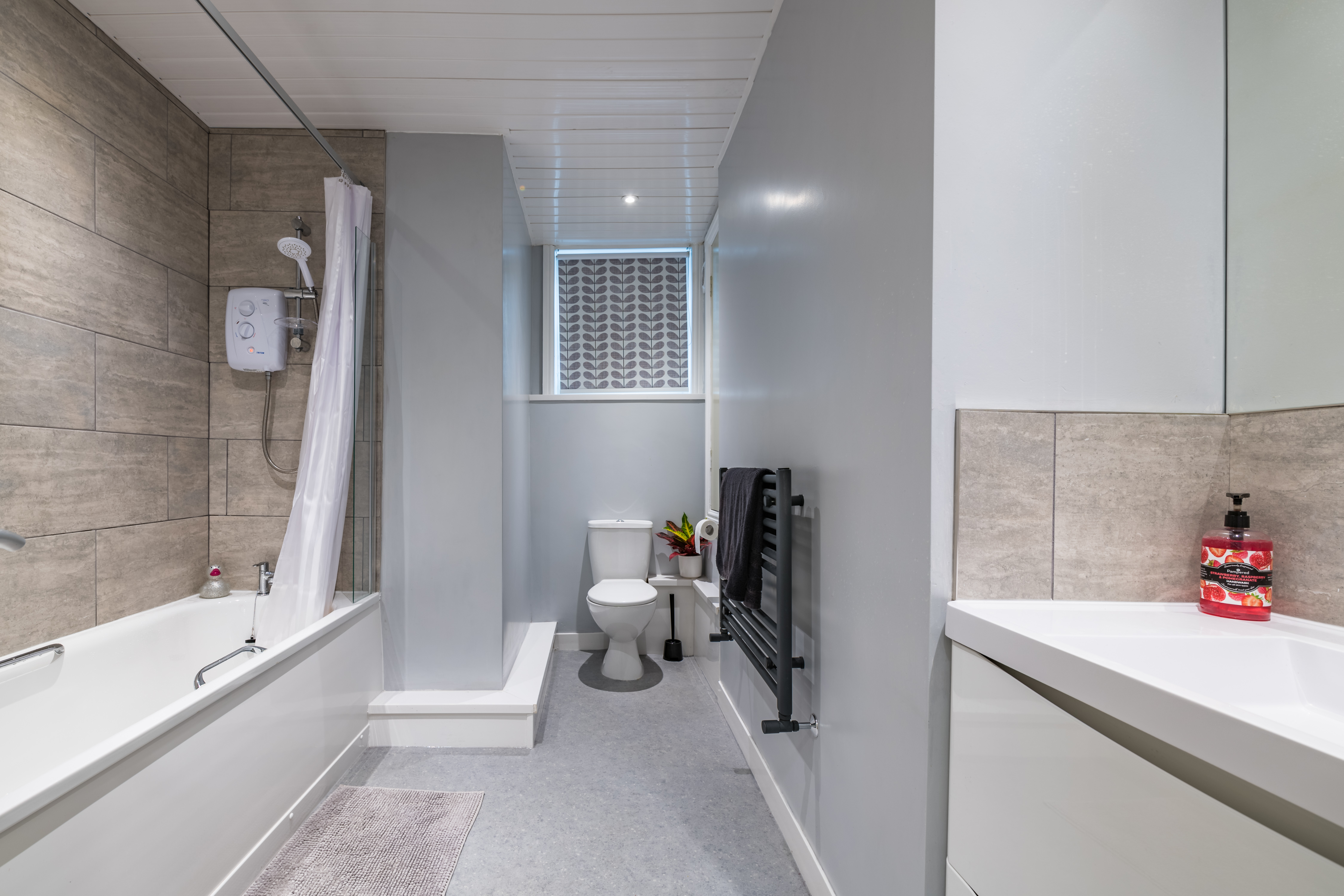 36 Delph Lane Bathroom-1.jpg