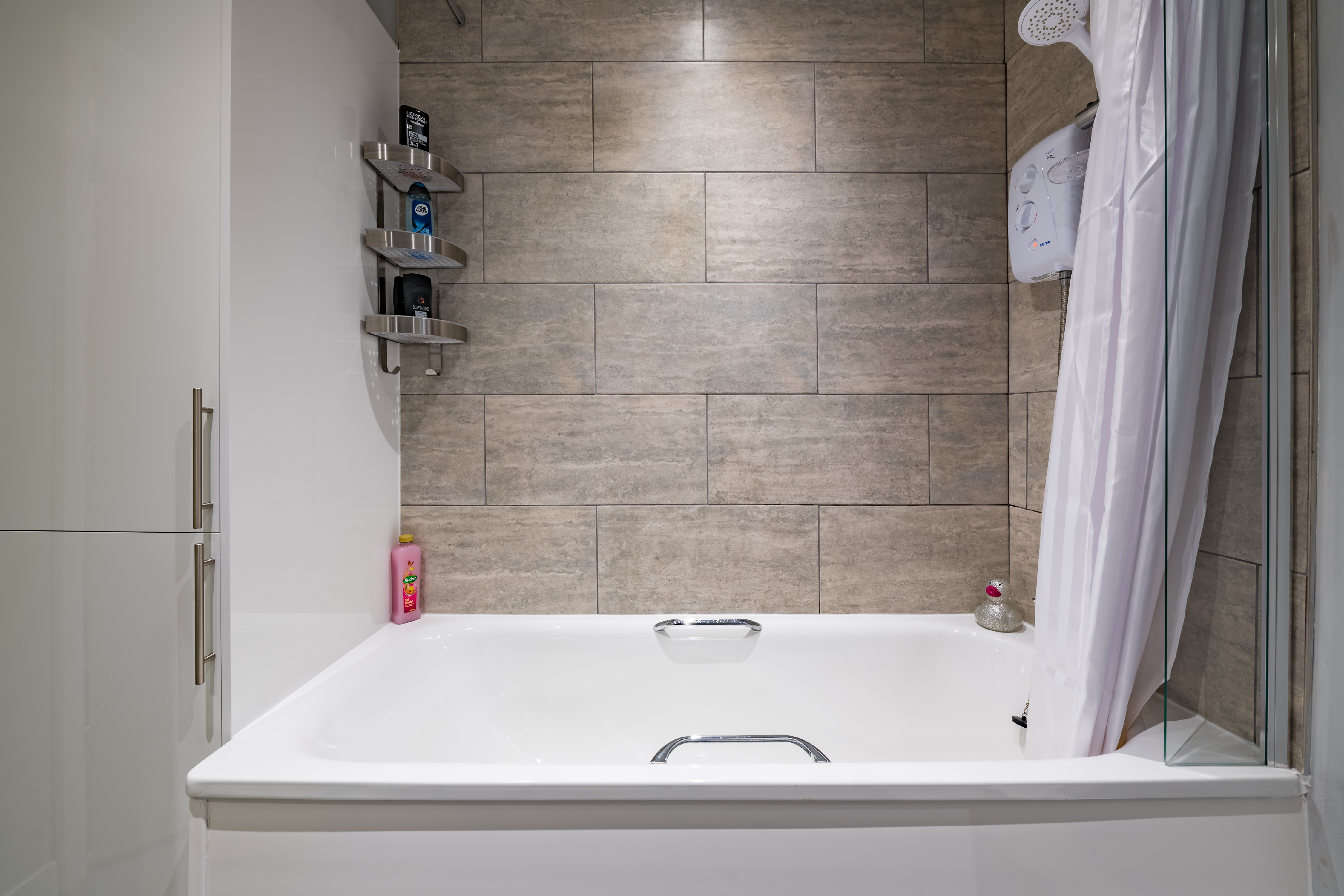36 Delph Lane Bathroom-11.jpg